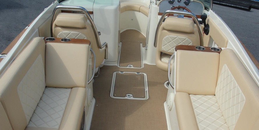 Chris-Craft 25 Launch