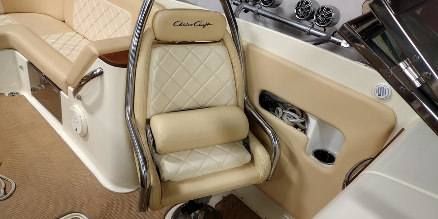 Chris-Craft 25 Launch