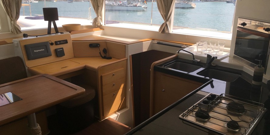 Lagoon 400