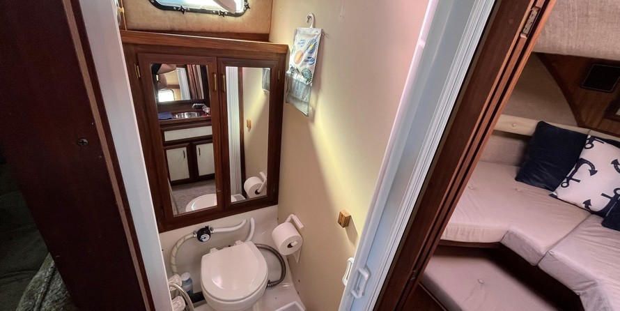 Carver 36 Aft Cabin Motoryacht