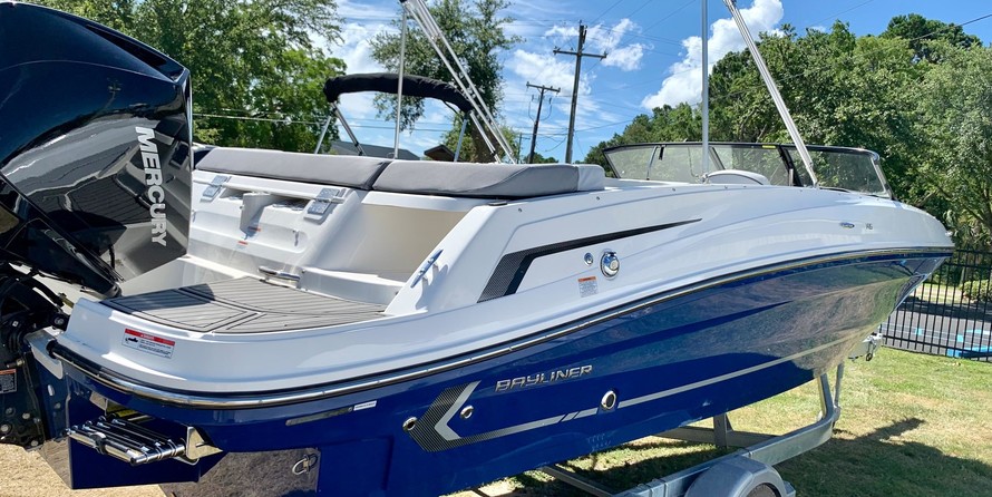 Bayliner VR6 BOWRIDER