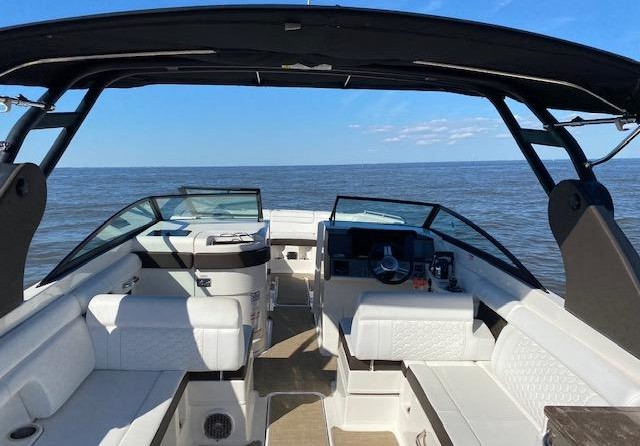 Sea Ray SDX 290 Outboard