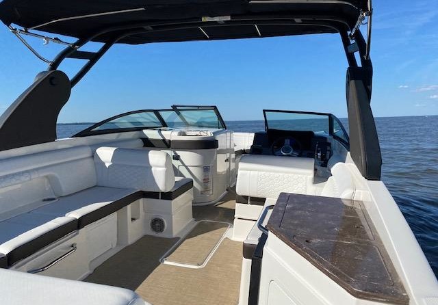 Sea Ray SDX 290 Outboard