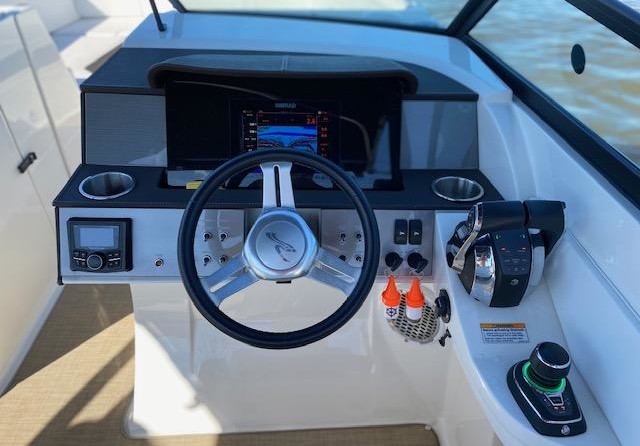 Sea Ray SDX 290 Outboard