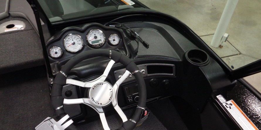 Lund Boats 1875 Crossover XS