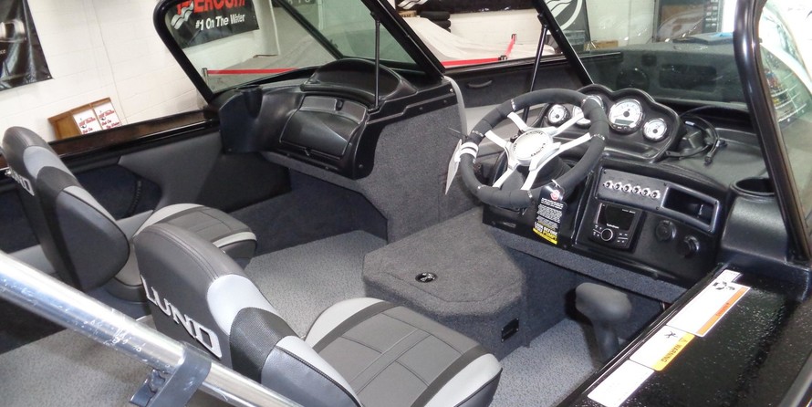 Lund Boats 1875 Crossover XS