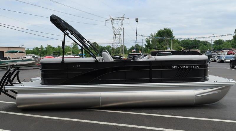Bennington 22 LSR SPS