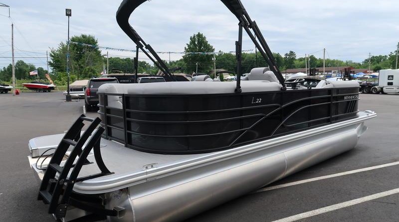 Bennington 22 LSR SPS