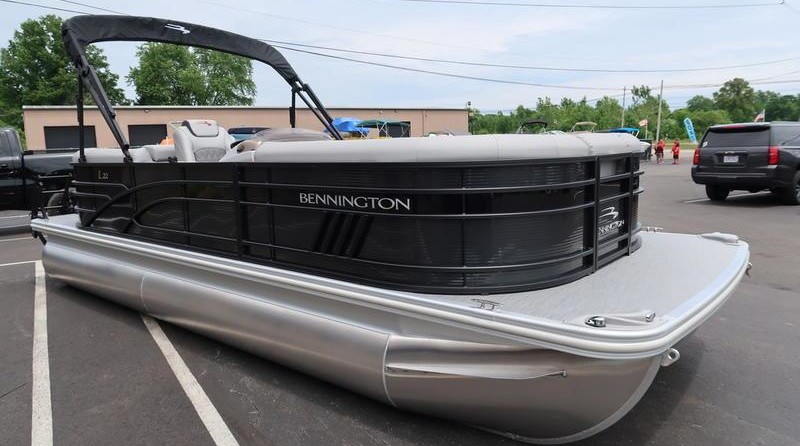 Bennington 22 LSR SPS