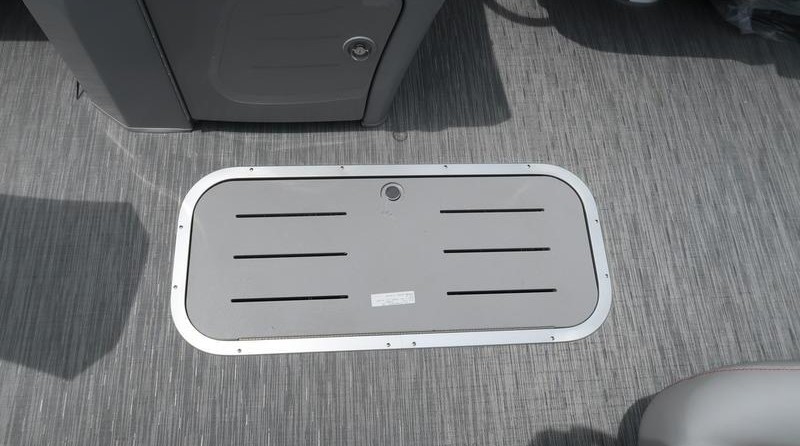 Bennington 22 LSR SPS