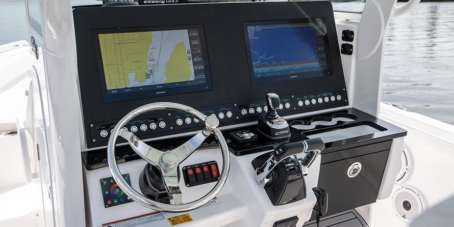 Everglades 295 Center Console
