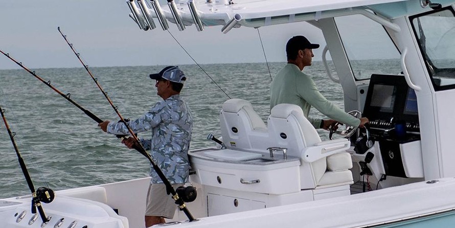 Everglades 295 Center Console