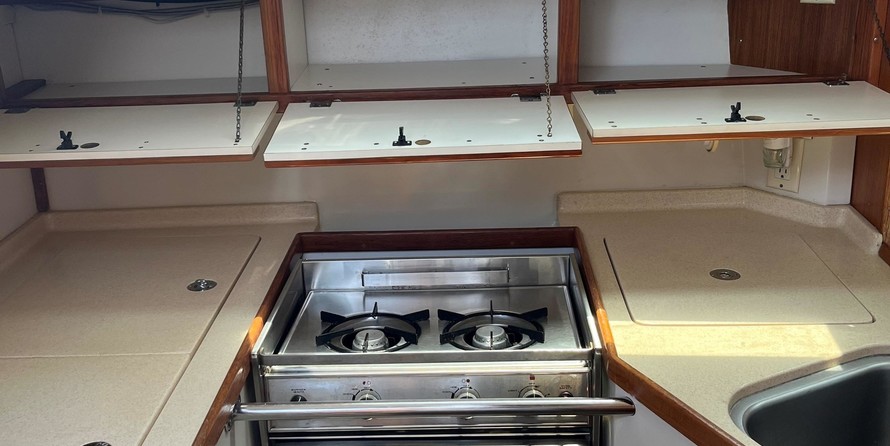 Catalina 320