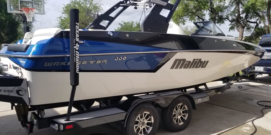 Malibu Wakesetter 22 MXZ