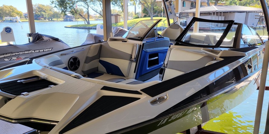 Malibu Wakesetter 22 MXZ
