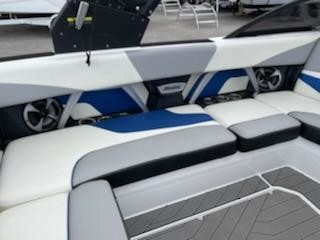 Malibu Wakesetter 22 MXZ