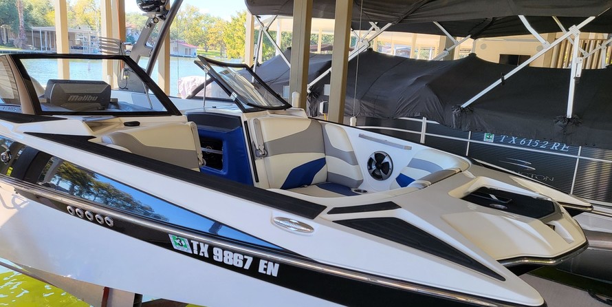 Malibu Wakesetter 22 MXZ