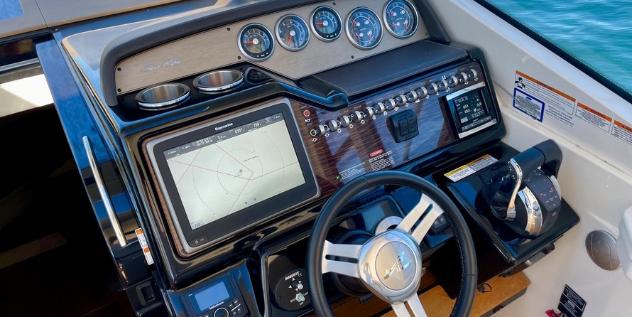 Sea Ray Sundancer 350 Coupe