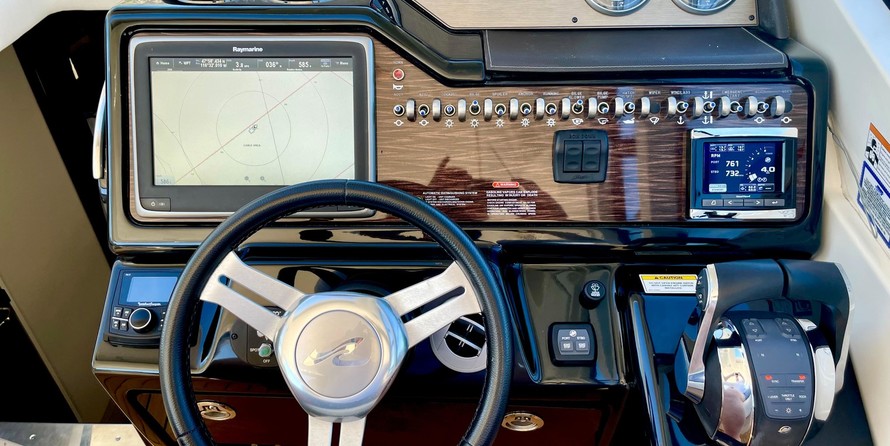 Sea Ray Sundancer 350 Coupe