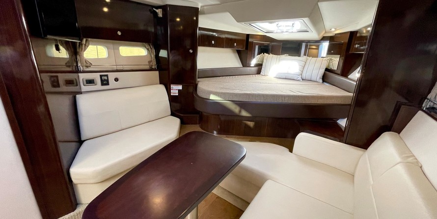 Sea Ray Sundancer 350 Coupe