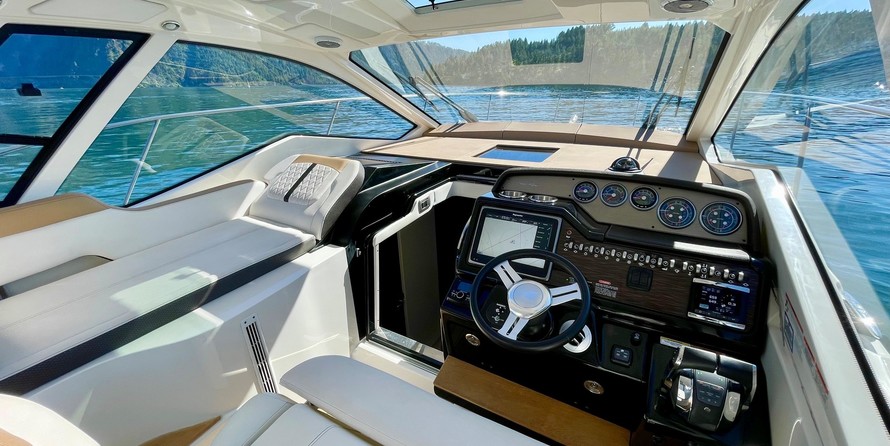 Sea Ray Sundancer 350 Coupe