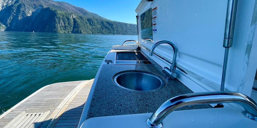 Sea Ray Sundancer 350 Coupe