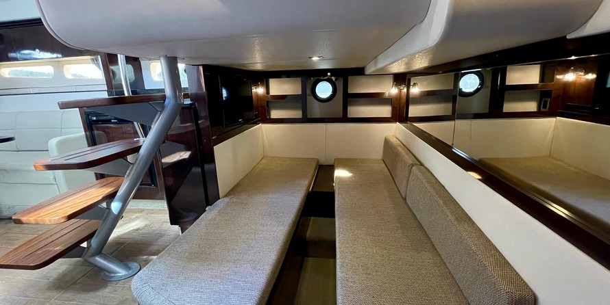 Sea Ray Sundancer 350 Coupe