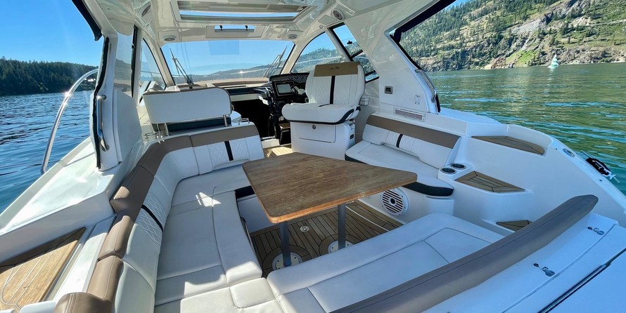 Sea Ray Sundancer 350 Coupe