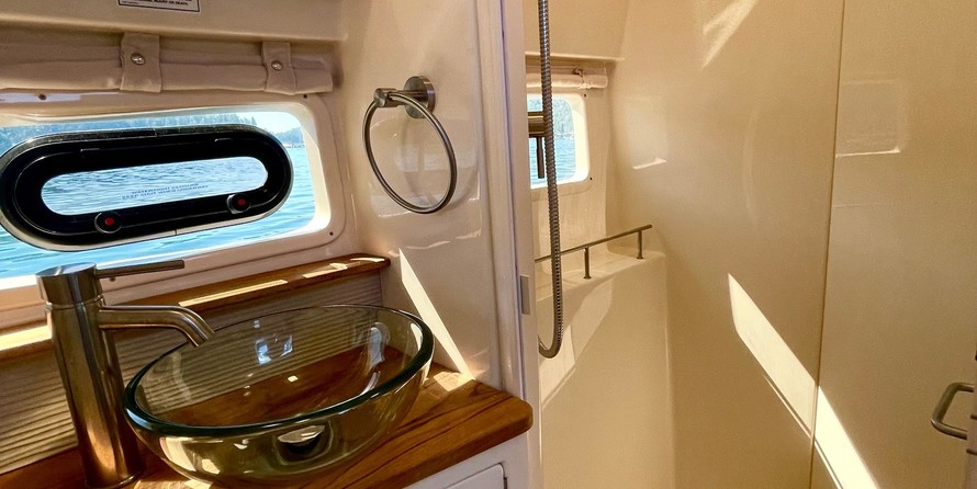 Sea Ray Sundancer 350 Coupe