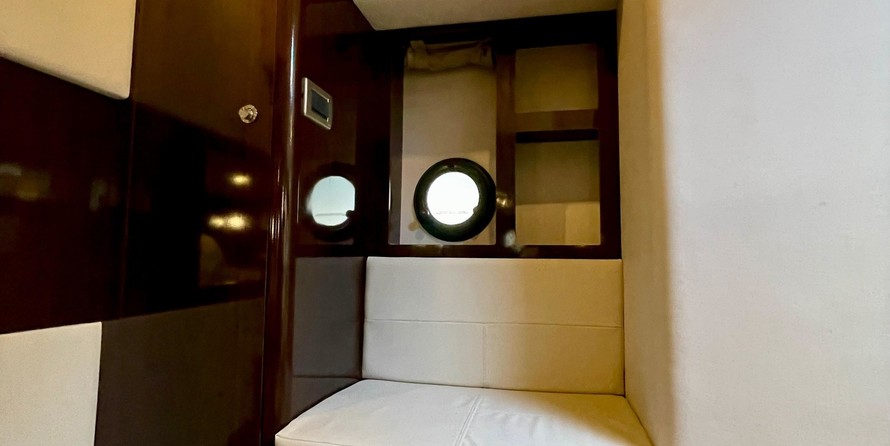 Sea Ray Sundancer 350 Coupe