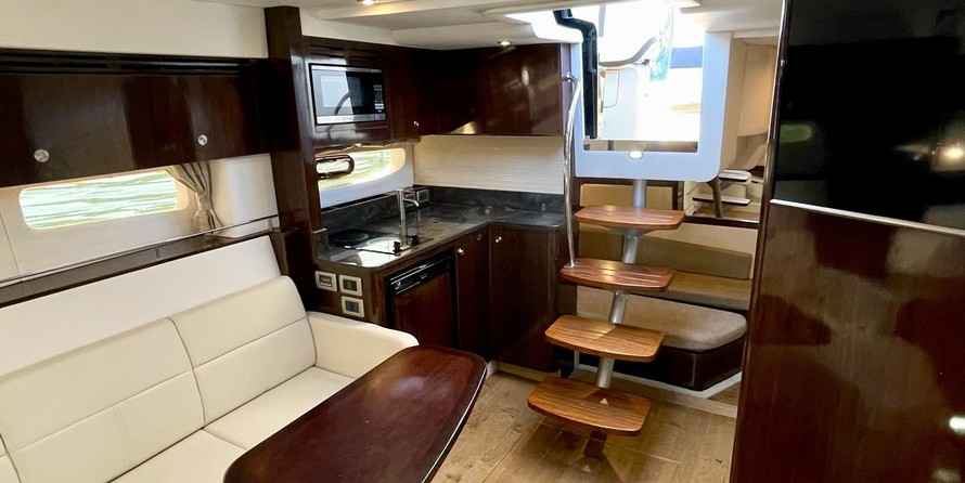 Sea Ray Sundancer 350 Coupe