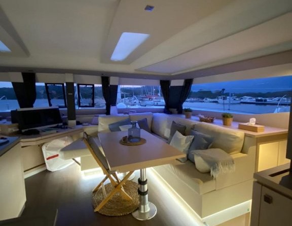 Fountaine Pajot Saba 50