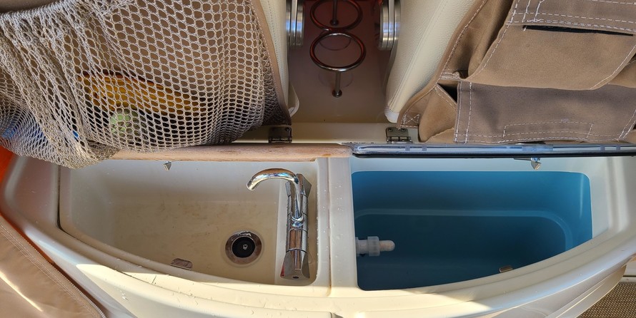 Chris-Craft Catalina 30