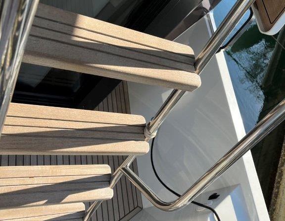 Beneteau Swift Trawler 35