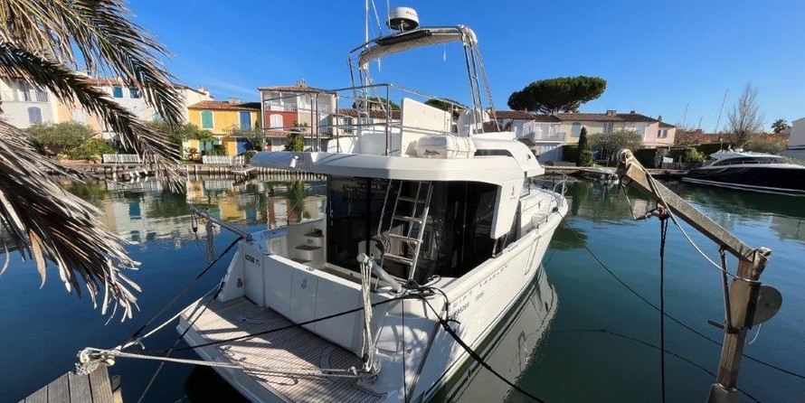 Beneteau Swift Trawler 35
