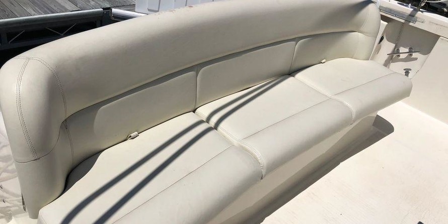 Cruisers Yachts 35 Express