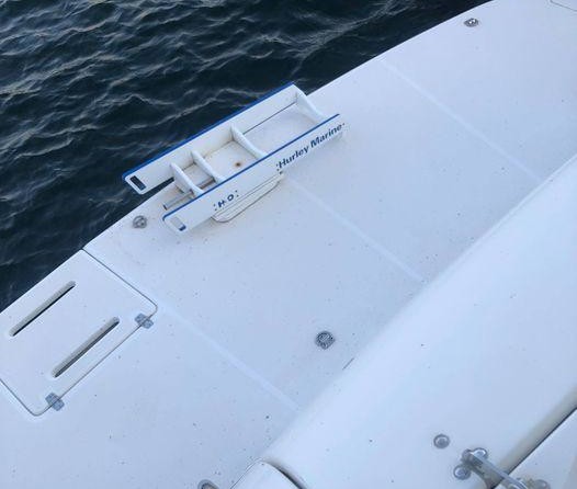 Cruisers Yachts 35 Express