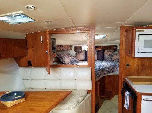 Cruisers Yachts 35 Express