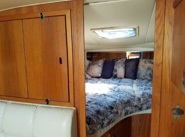 Cruisers Yachts 35 Express