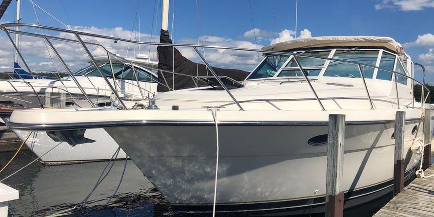 Cruisers Yachts 35 Express