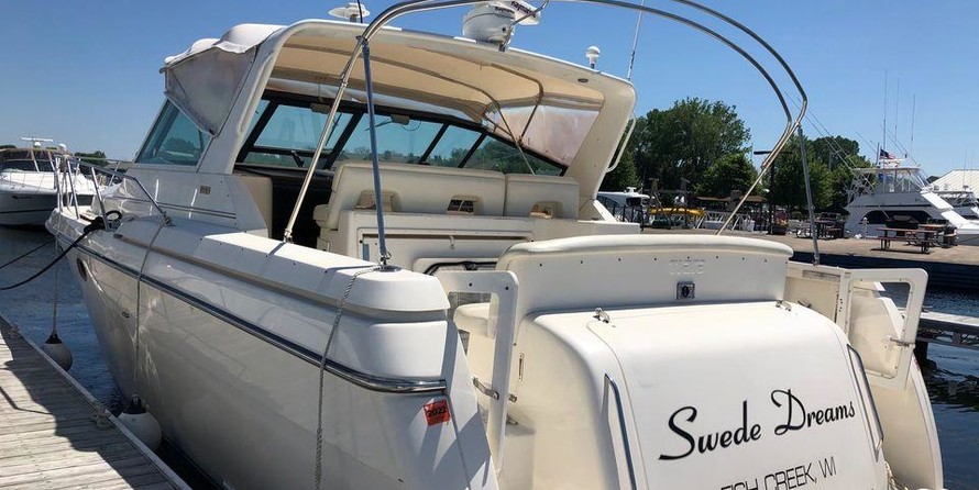 Cruisers Yachts 35 Express