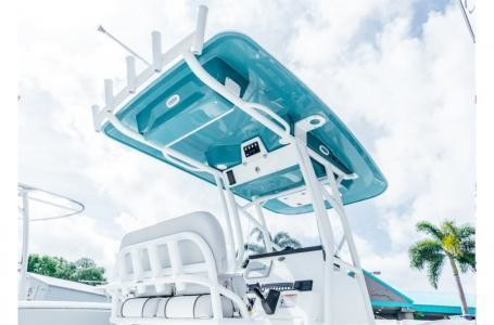 228 Sea Fox Commander