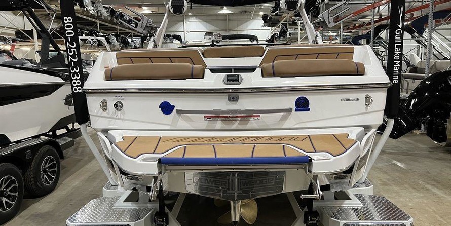 Malibu Wakesetter 23 LSV