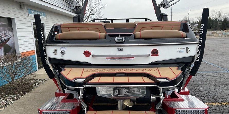 Malibu Wakesetter 23 LSV