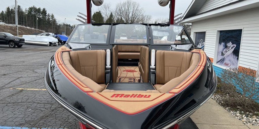 Malibu Wakesetter 23 LSV