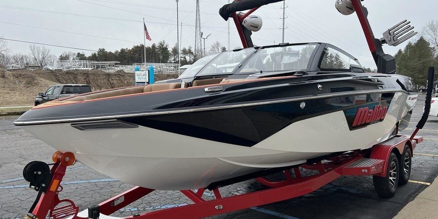 Malibu Wakesetter 23 LSV
