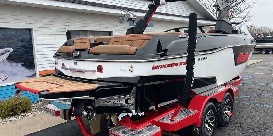 Malibu Wakesetter 23 LSV