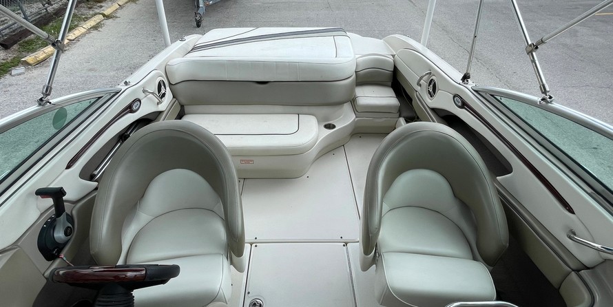 Sea Ray 220