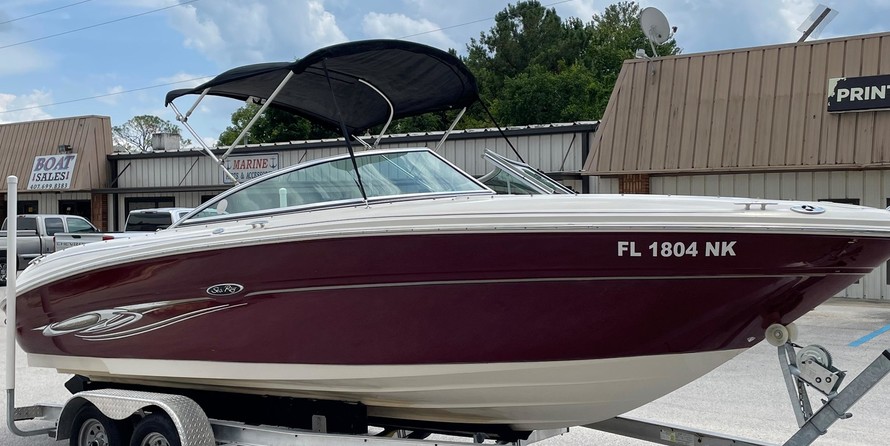 Sea Ray 220