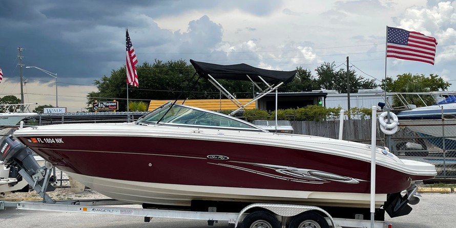 Sea Ray 220